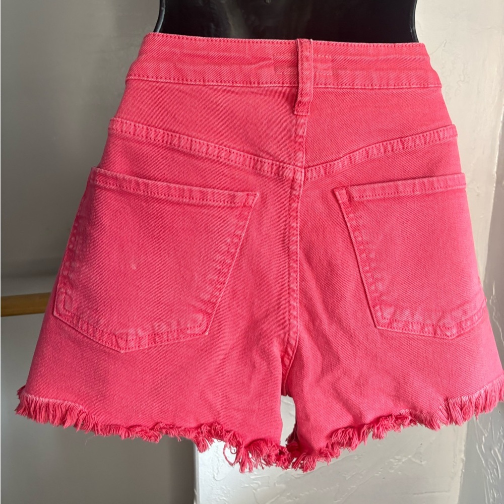 Kut from the Kloth Jane high rise watermelon red Frayed Hem Denim Shorts sz 4 - Picture 5 of 8